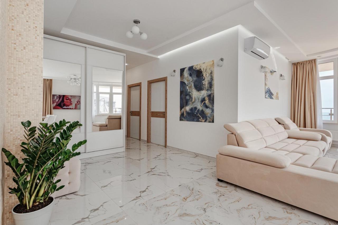 Direct Sea View Apartment โอเดสซา ภายนอก รูปภาพ