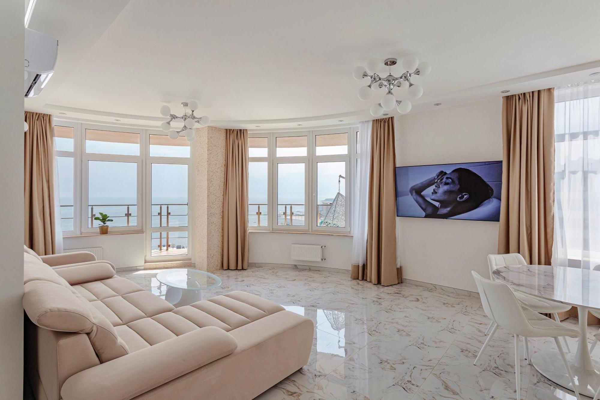 Direct Sea View Apartment โอเดสซา ภายนอก รูปภาพ
